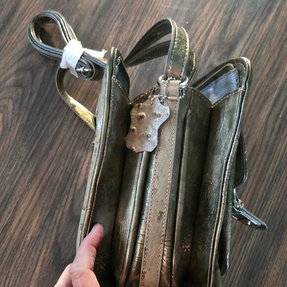 MC/MARK CHANTAL Faux Leather Ostrich Pattern Triple Compartment Crossbody NWOT - Picture 10 of 12